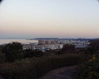 �k�̒��̍���R